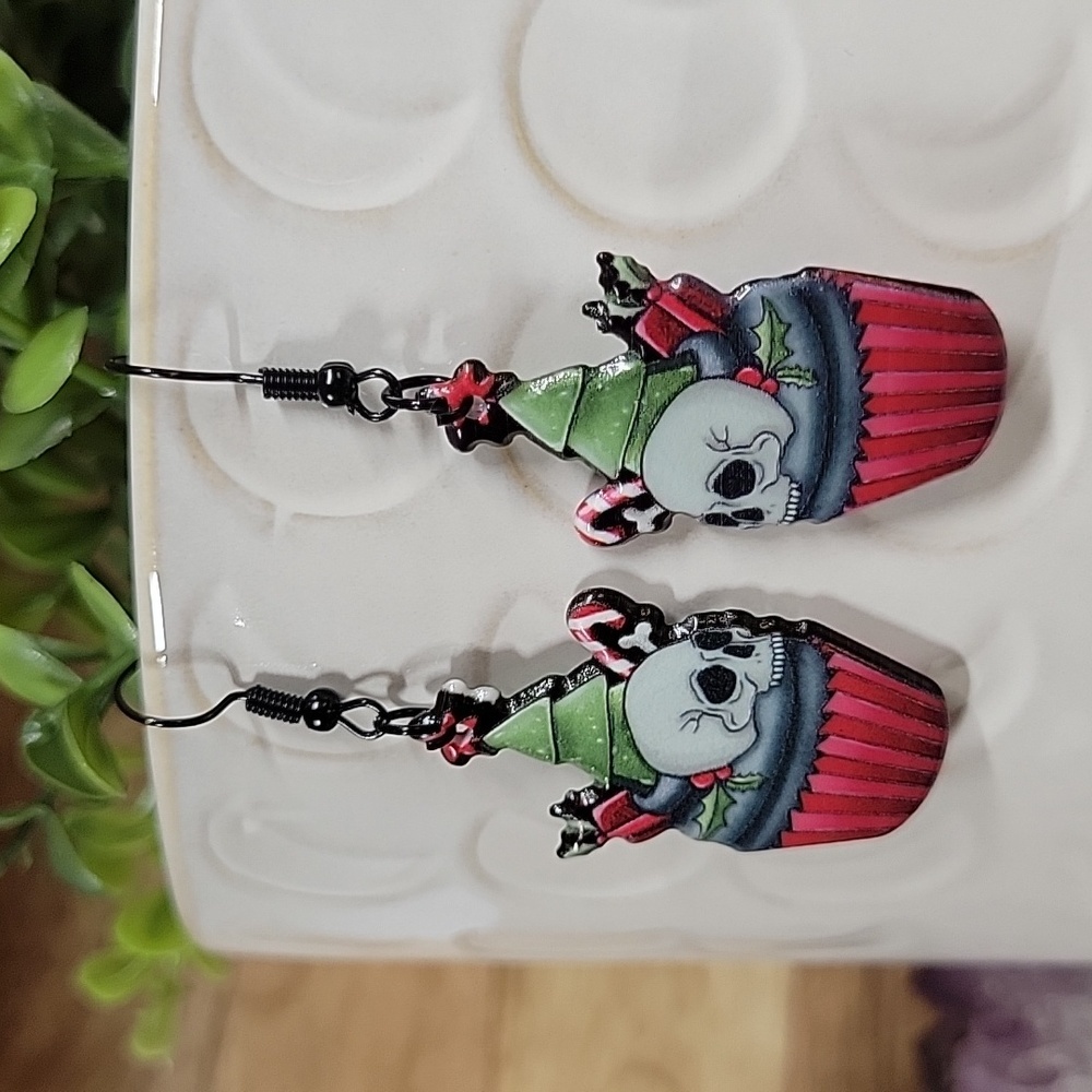 🔥LAST PAIR🔥 Goth Christmas Cupcake Drop Earrings